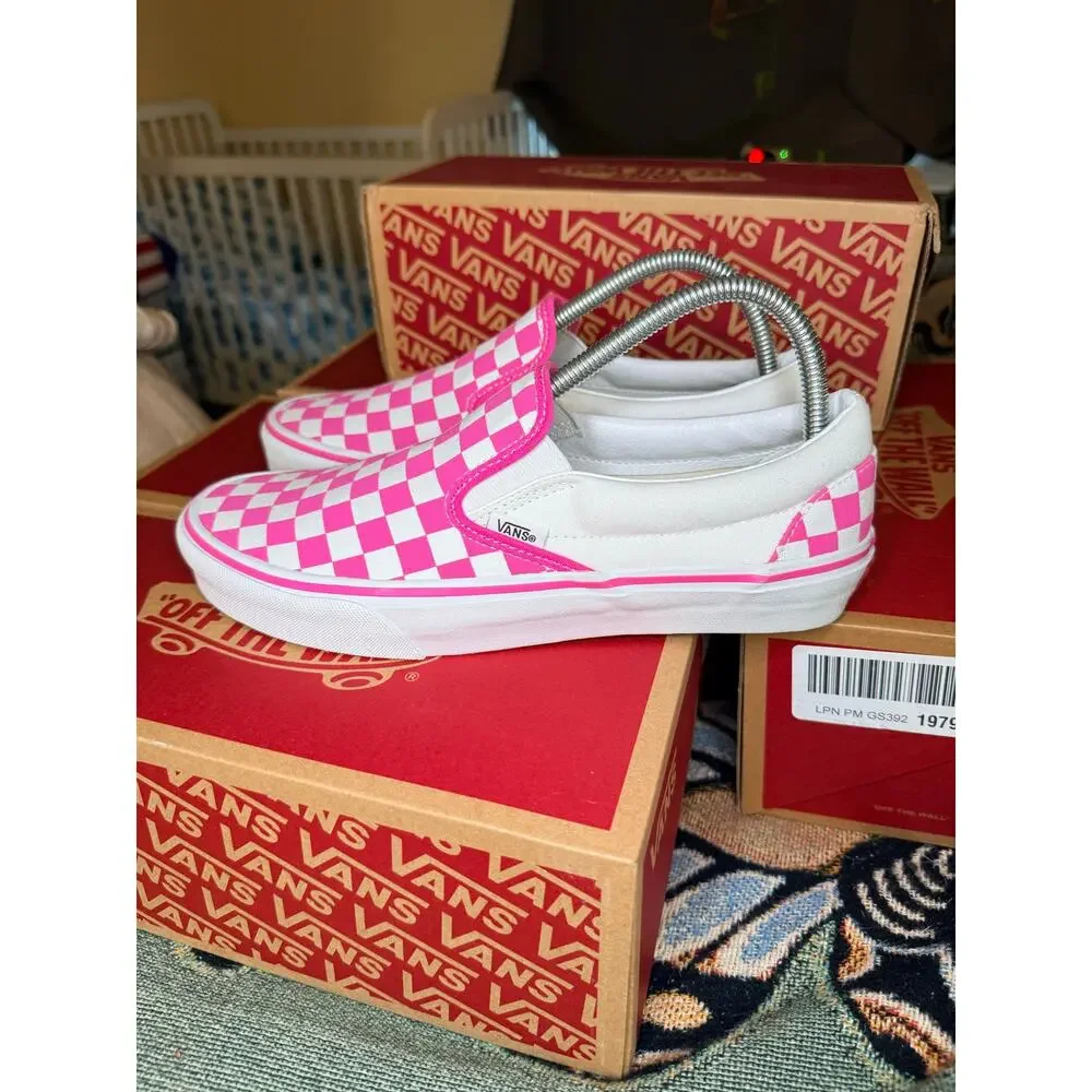 BRAND NEW Vans Slip On Pink/White Men 8/Women 9.5